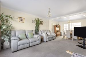 Lounge/ Diner- click for photo gallery
